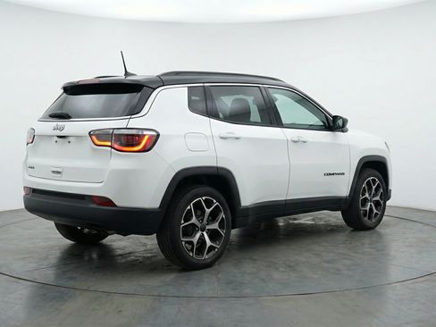 Used 2025 Jeep Compass Limited AWD/4WD image 9