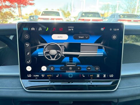 New 2026 Volkswagen Tiguan SE image 18