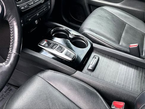 Used 2017 Honda Pilot Elite image 16