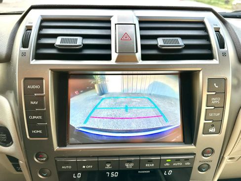 Used 2019 Lexus GX 460 Premium w/ Premium Package AWD/4WD image 32