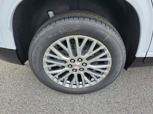 New 2026 GMC Acadia Denali w/ Super Cruise Package image 8