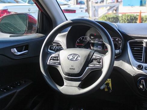 Used 2022 Hyundai Accent SE FWD image 19