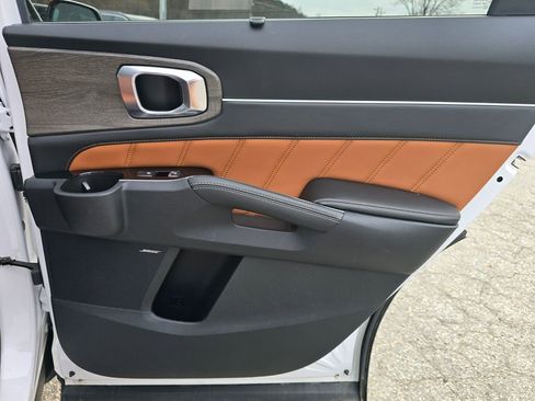 Used 2023 Kia Sorento SX Prestige image 47