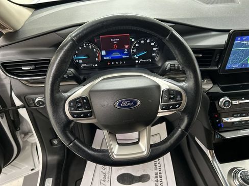 Used 2022 Ford Explorer Limited AWD/4WD image 4