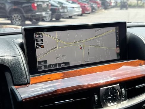 Used 2021 Lexus LX 570 4WD w/ Luxury Package image 26