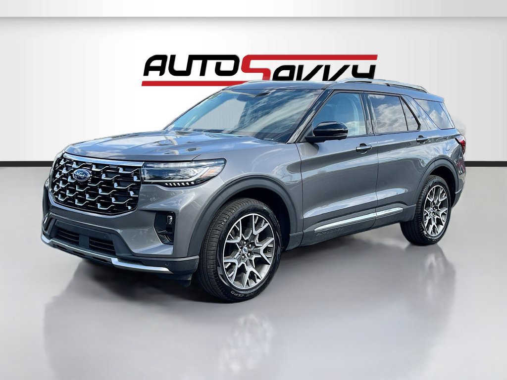 Used 2025 Ford Explorer Platinum w/ Ultimate Package AWD/4WD image 3