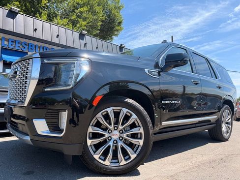 Used 2021 GMC Yukon Denali w/ Denali Ultimate Package AWD/4WD image 1