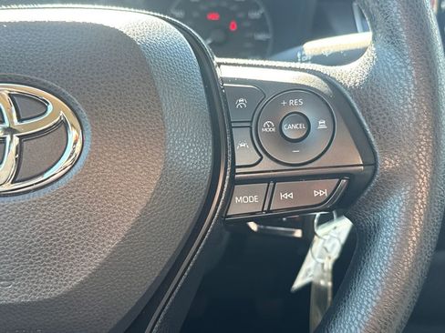Used 2025 Toyota Corolla LE image 19