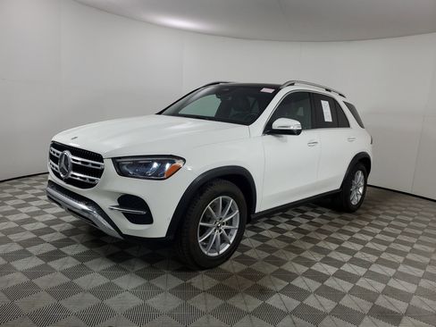 Used 2024 Mercedes-Benz GLE 350 4MATIC image 4