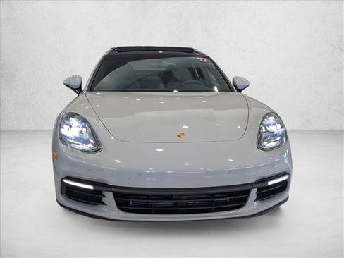Used 2017 Porsche Panamera image 2