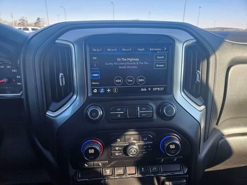 Used 2021 Chevrolet Silverado 2500 LT w/ Fleet Comfort Package image 18