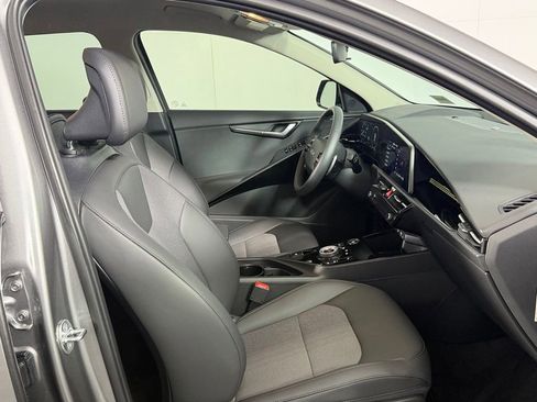 Used 2025 Kia Niro Wind w/ Wind Preserve Package FWD image 28