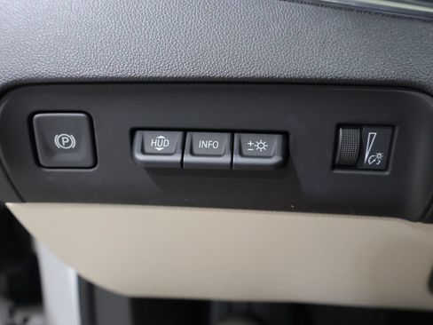 Used 2023 Buick Enclave Avenir w/ Avenir Technology Package AWD/4WD image 33