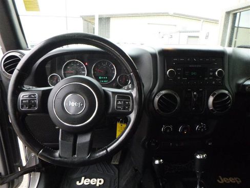 Used 2017 Jeep Wrangler Unlimited Sport w/ Quick Order Package 24S AWD/4WD image 10