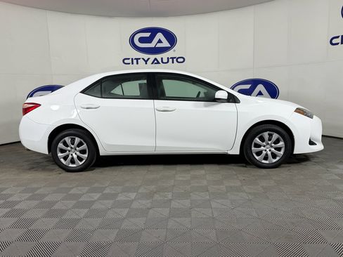 Used 2019 Toyota Corolla LE image 3