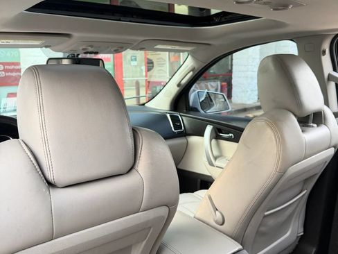 Used 2010 GMC Acadia SLT FWD image 5