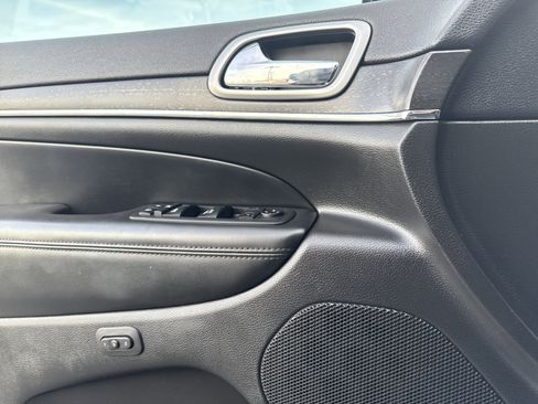 Used 2018 Jeep Grand Cherokee Limited image 14