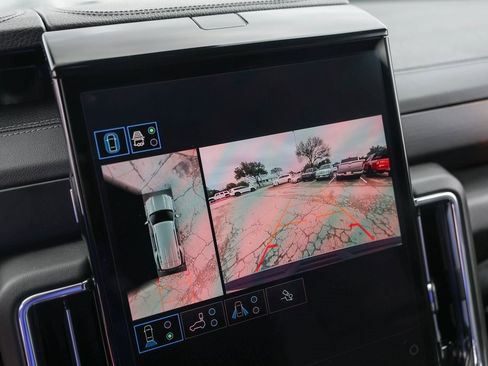 Used 2025 GMC Yukon Denali image 17