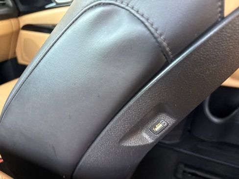 Used 2024 Kia Carnival EX FWD image 32