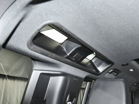 Used 2021 Land Rover Defender 110 X-Dynamic SE image 64