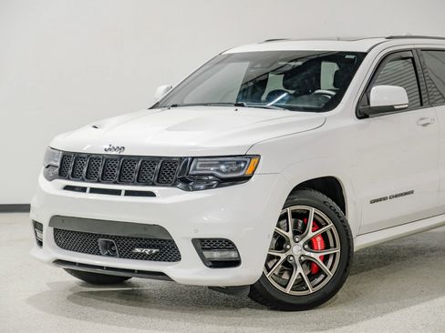 Used 2017 Jeep Grand Cherokee SRT image 10
