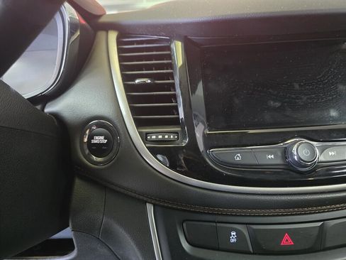 Used 2019 Chevrolet Trax LT w/ LT Convenience Package image 27