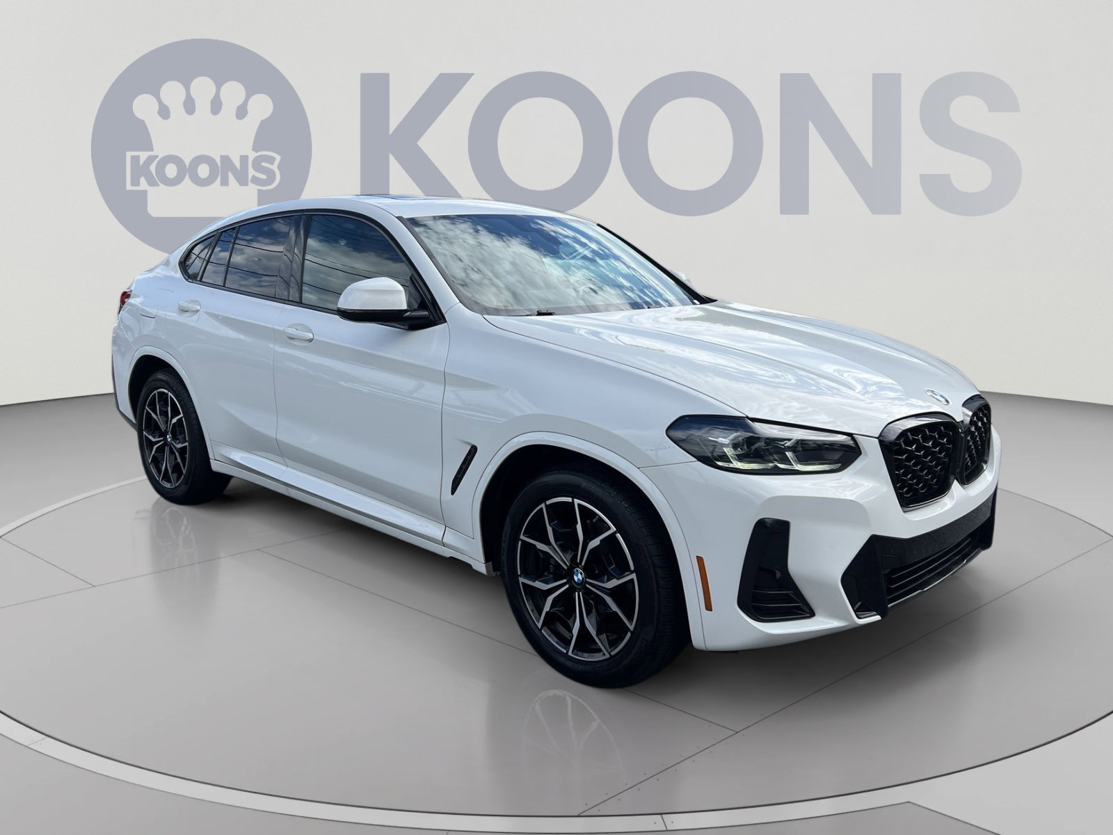 Used 2024 BMW X4 xDrive30i w/ M Sport Package AWD/4WD image 10