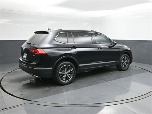 Used 2018 Volkswagen Tiguan SEL image 15