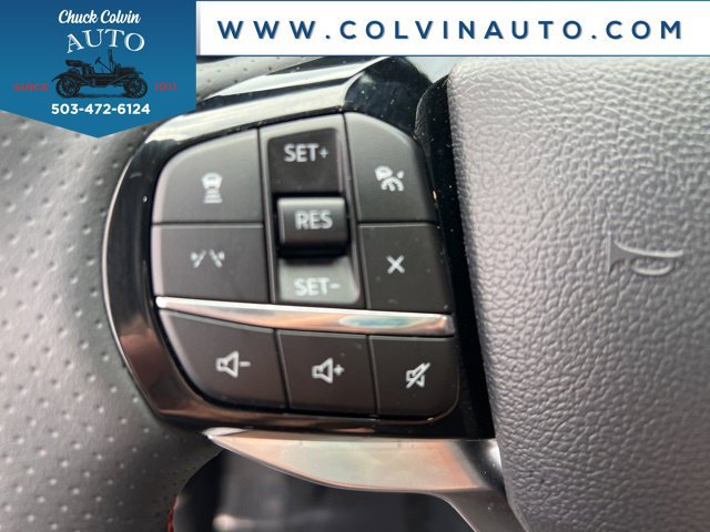 Used 2025 Ford Explorer ST-Line w/ ST-Line Street Pack AWD/4WD image 15