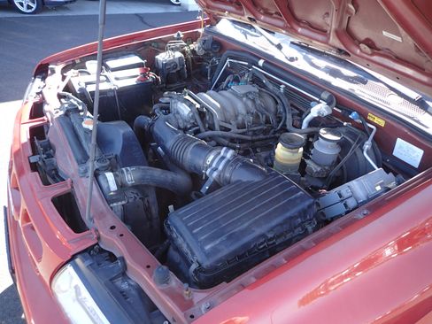 Used 2001 Isuzu Rodeo LS image 20