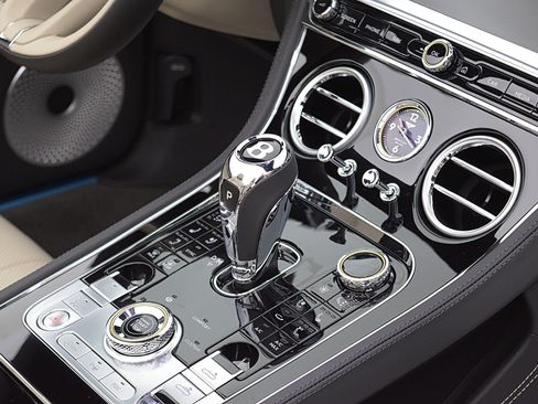 Used 2024 Bentley Continental GT image 37