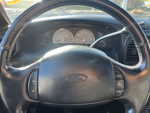 Used 2002 Ford F150 Harley-Davidson image 27