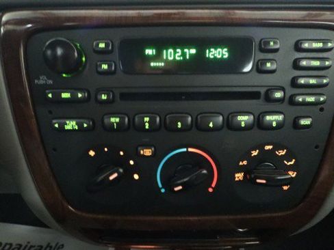 Used 2007 Ford Taurus SEL FWD image 14