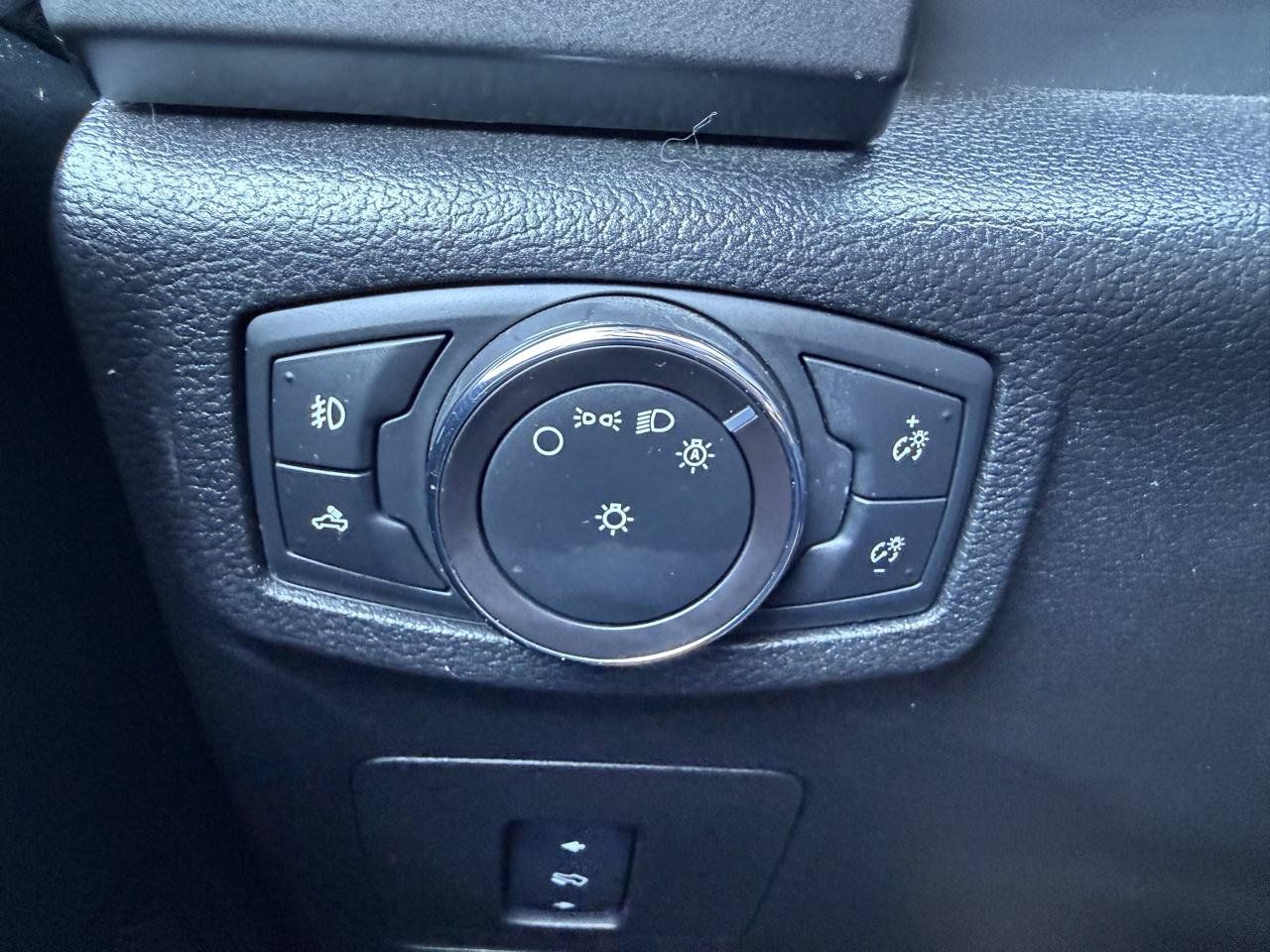 Used 2017 Ford F150 XLT w/ Equipment Group 302A Luxury AWD/4WD image 27