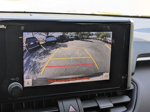Certified 2023 Toyota RAV4 LE AWD/4WD image 20