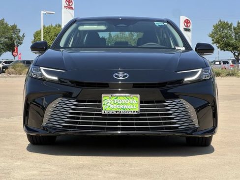 Used 2026 Toyota Camry XLE FWD image 7