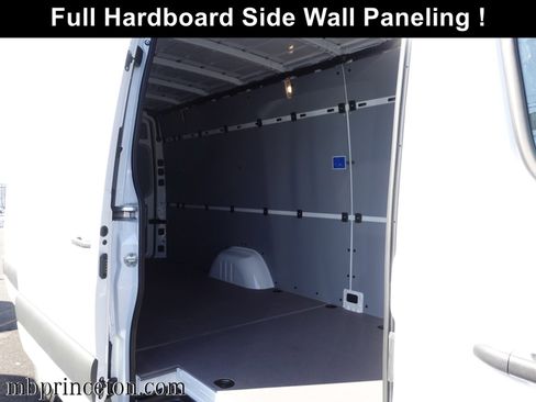 Used 2024 Mercedes-Benz Sprinter 2500 image 11