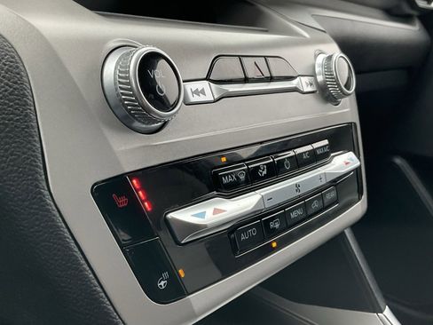 Used 2023 Ford Explorer XLT w/ Equipment Group 202A image 12