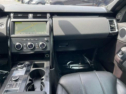 Used 2018 Land Rover Discovery SE AWD/4WD image 15