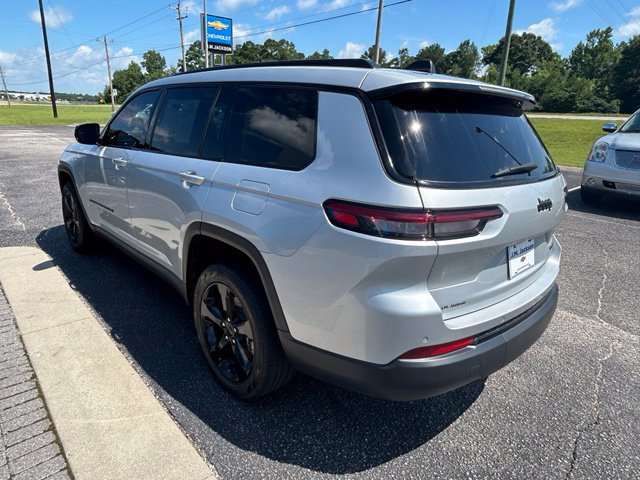 Used 2024 Jeep Grand Cherokee L Limited w/ Black Appearance Package RWD image 4
