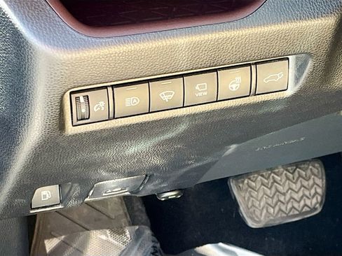 Used 2021 Toyota RAV4 Limited image 10