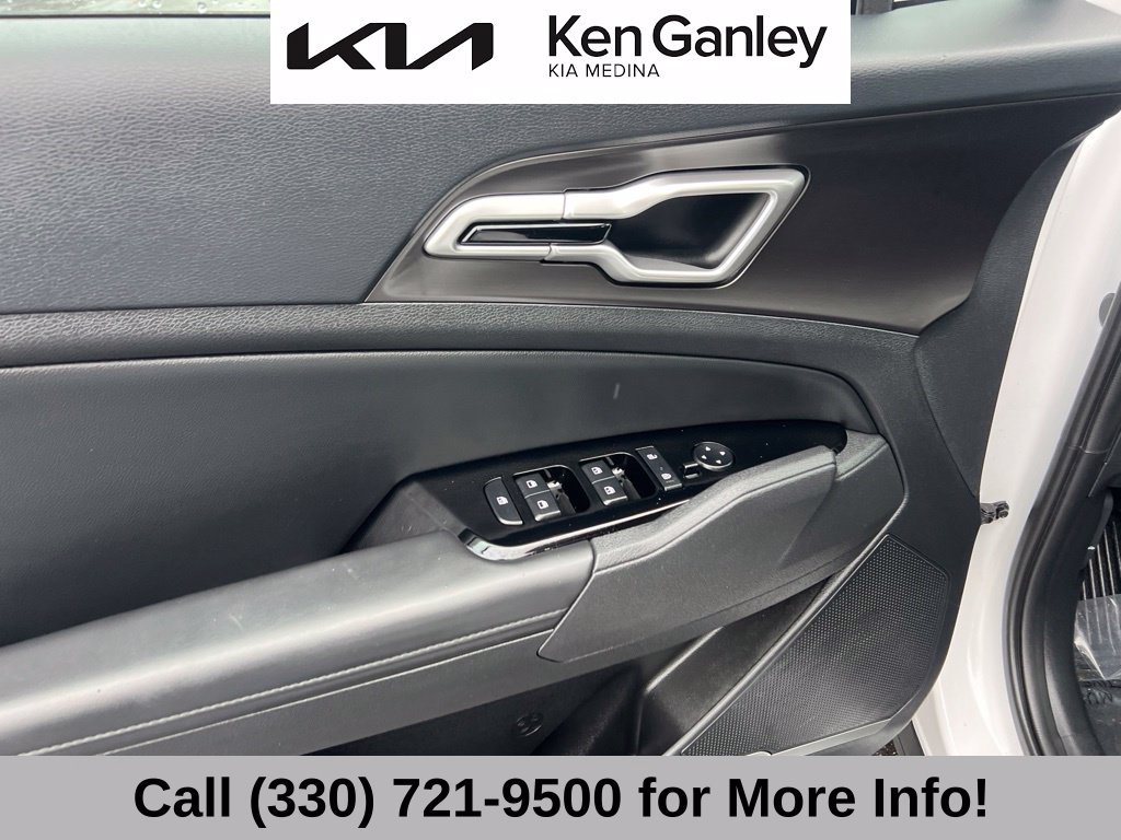 Certified 2025 Kia Sportage EX w/ Premium Package AWD/4WD image 25