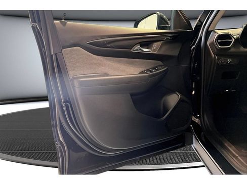 Used 2025 Chevrolet TrailBlazer LT FWD image 30