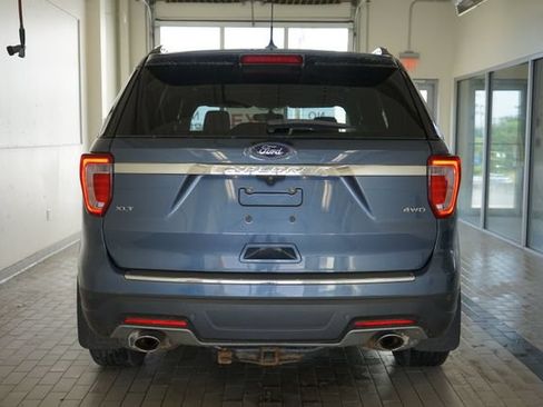 Used 2018 Ford Explorer XLT w/ Equipment Group 202A AWD/4WD image 12