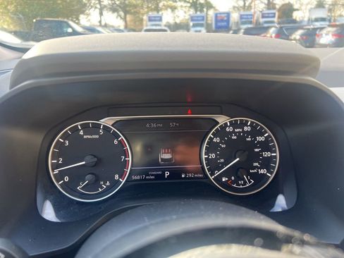 Used 2023 Nissan Rogue SV image 4