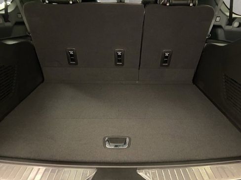 New 2026 Chevrolet Suburban Premier image 24