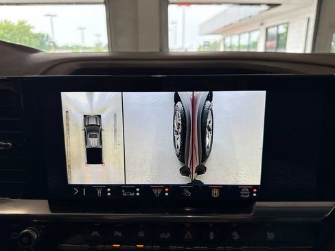 Used 2024 GMC Sierra 1500 SLT w/ SLT Premium Plus Package AWD/4WD image 40