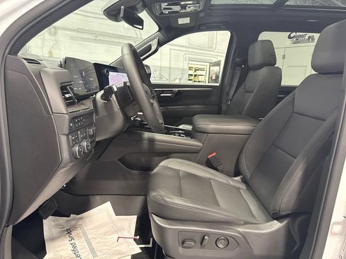 New 2026 Chevrolet Suburban Z71 w/ Comfort Package AWD/4WD image 28