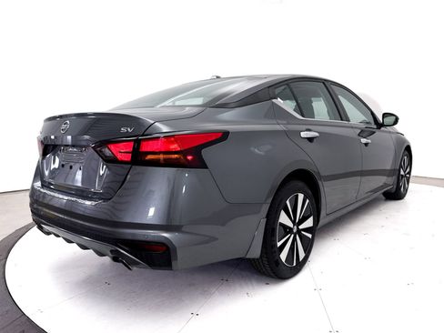 Used 2021 Nissan Altima 2.5 SV w/ SV Premium Package FWD image 16