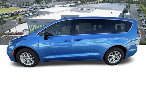 New 2026 Chrysler Pacifica Select image 12